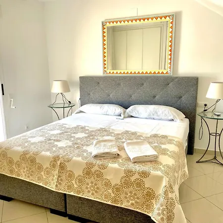 Apartamento Duplex Luminoso Con Piscina Y Parking En - Es-373-17 *